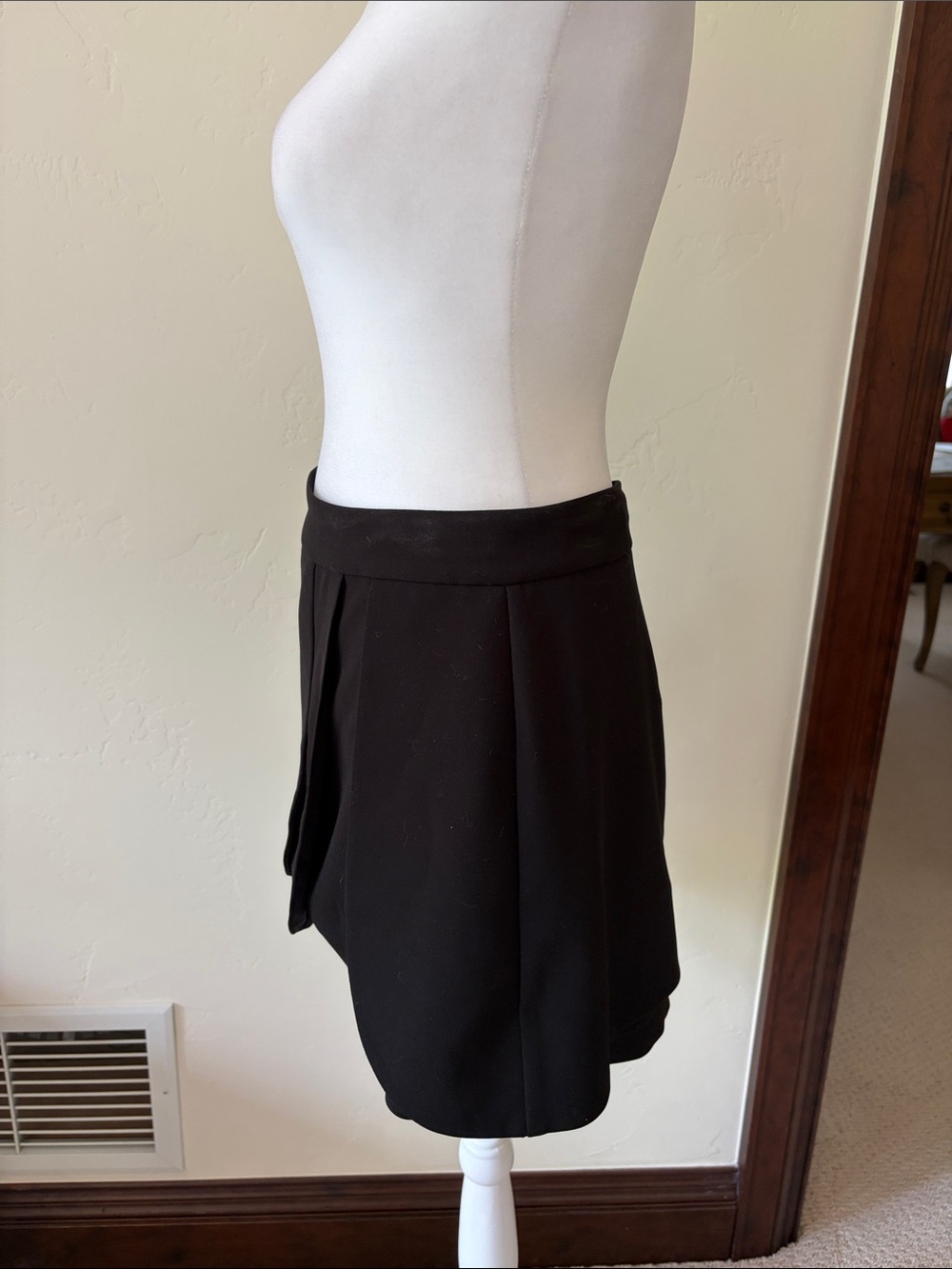 Classic Black Women’s Wrap Skirt - Picture 4 of 8